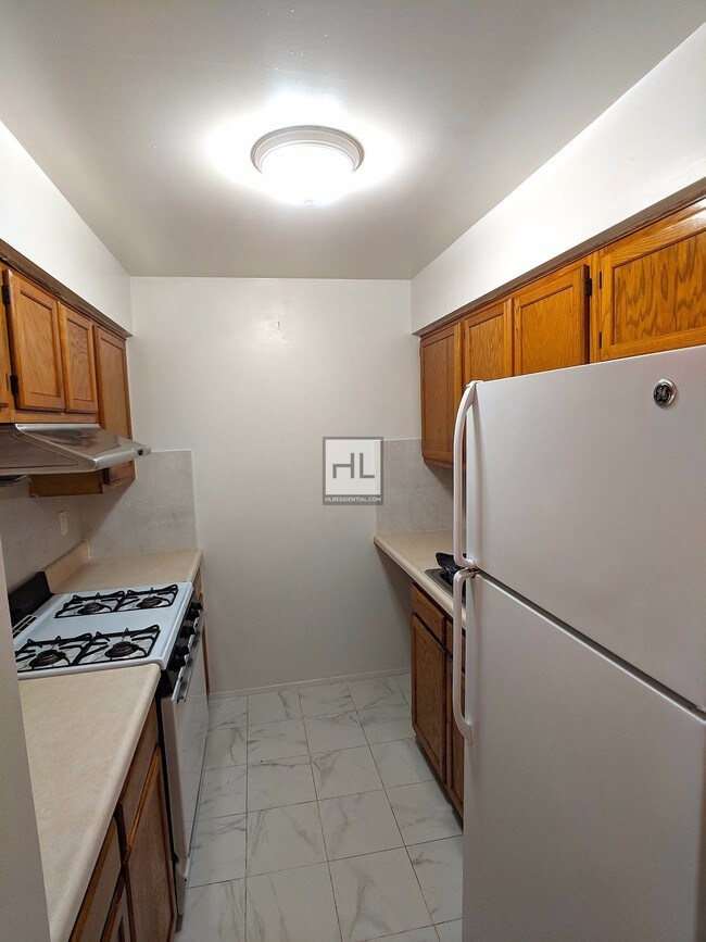 Building Photo - BEAUTIFUL 2 BEDROOM BEDFORD-STUYVESANT