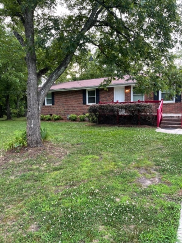 Foto principal - 211 Drury Ln