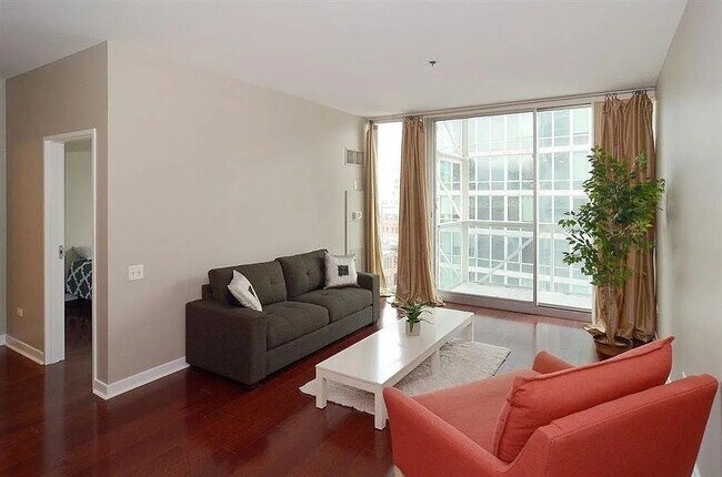 Foto del edificio - 653 N Kingsbury St