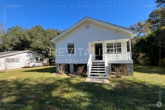 Building Photo - 13905 Harding Ave