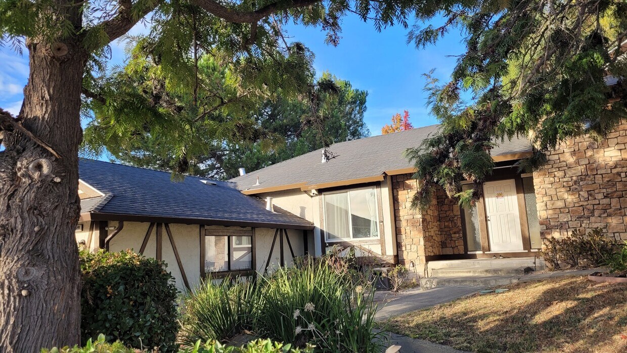 Foto principal - 44699 Parkmeadow Dr
