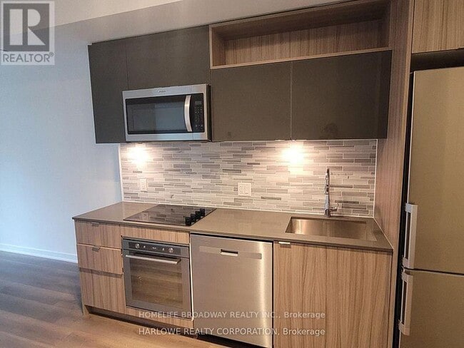 Building Photo - 100 Dalhousie St