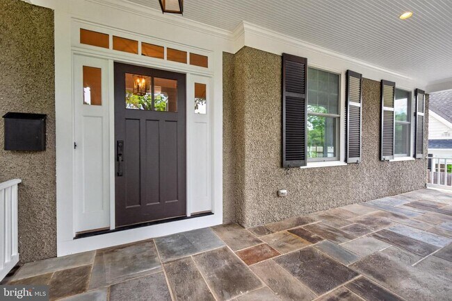 Foto del edificio - 5718 Huntington Pkwy