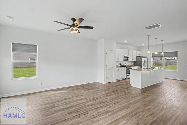 Building Photo - 137 Castaway Ct