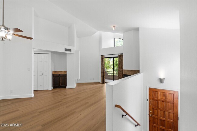 Foto del edificio - 10301 N 70th St