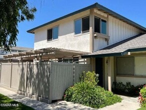 Building Photo - 1713 E Avenida De Las Flores