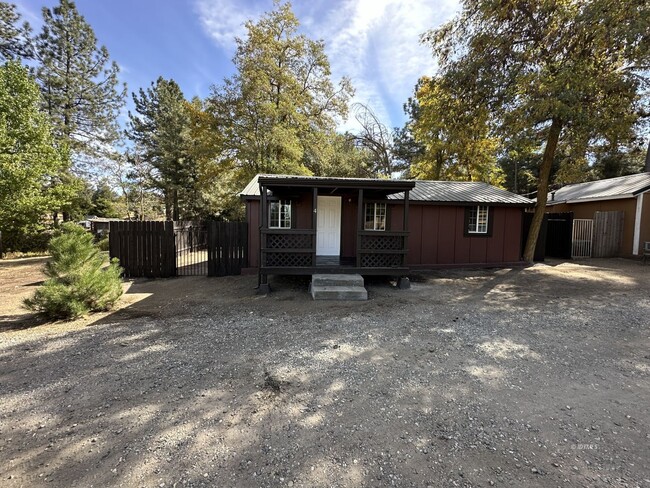 Building Photo - 1 Bedroom Cabin in Mountain Center