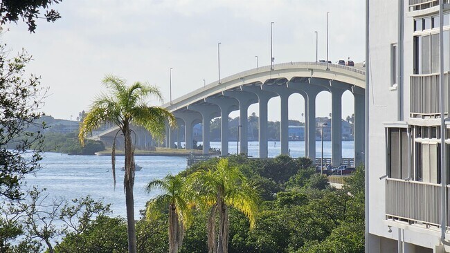 Foto del edificio - 55 Harbor View Ln