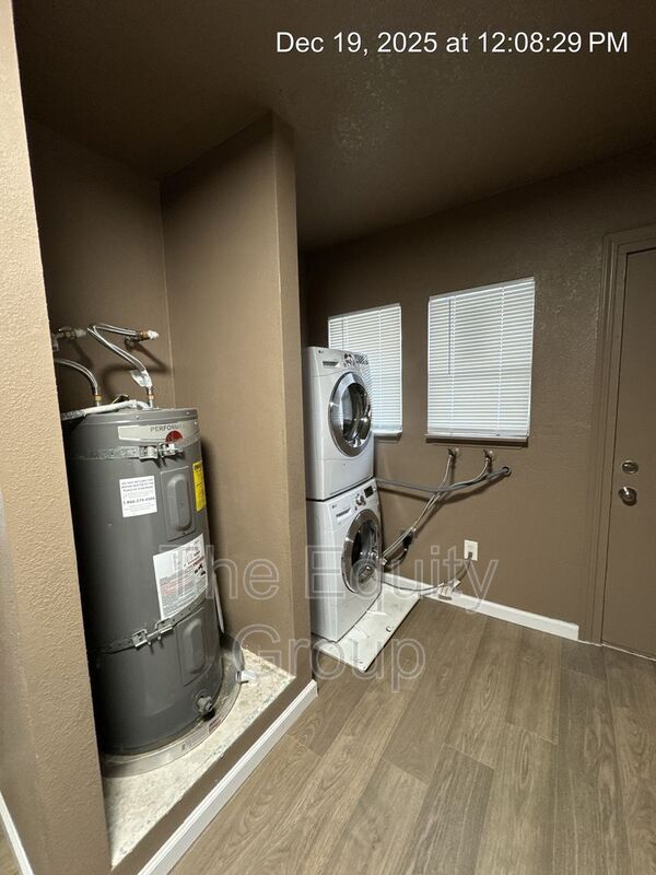 Building Photo - 435 Redington St