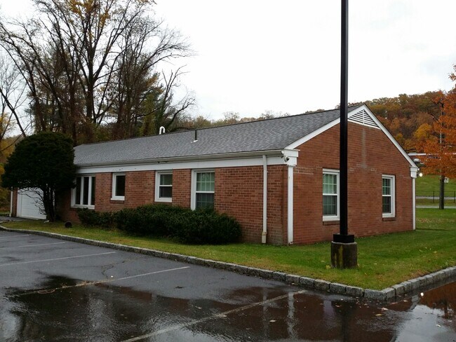Building Photo - 459 Saw Mill River Rd