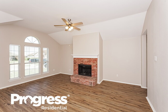 Building Photo - 1402 Lamesa Cir