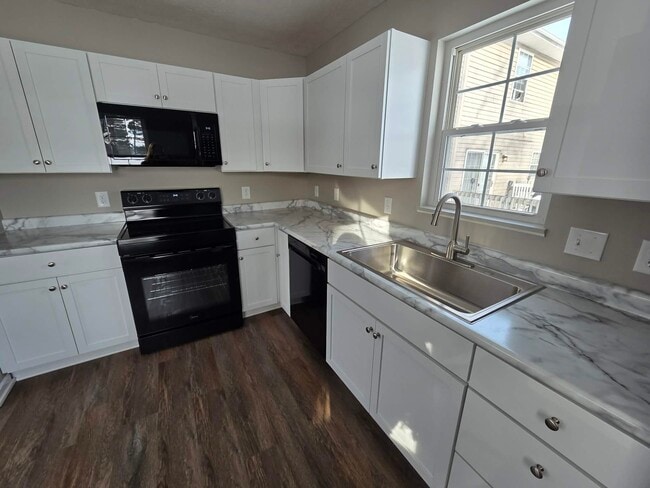 Building Photo - 1674 Ridgeview Ct