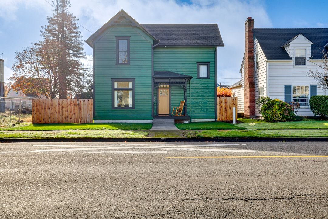 Foto principal - 275 Monmouth St