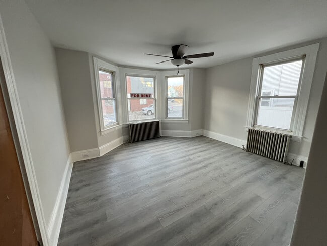 Building Photo - 119 Joliette St