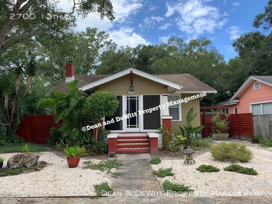 Foto principal - 2700 13th St N