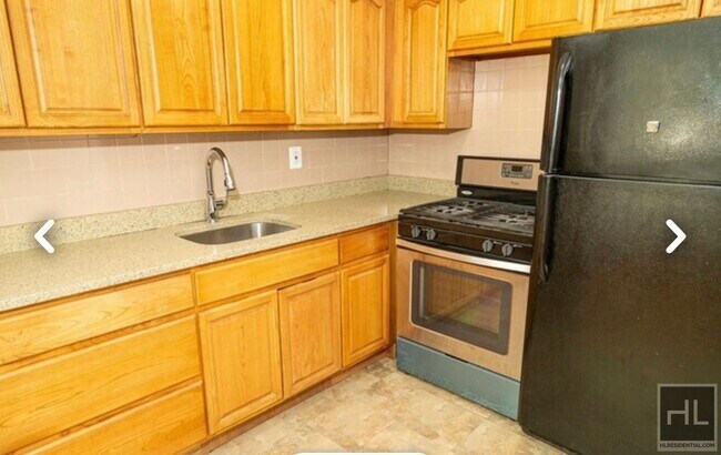 Foto del edificio - 168 PLACE