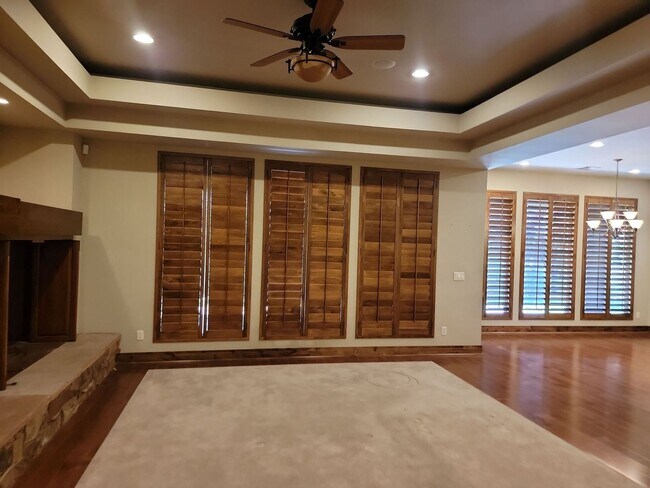 Foto del edificio - Stylish 4 Bedroom Home with Large Living S...