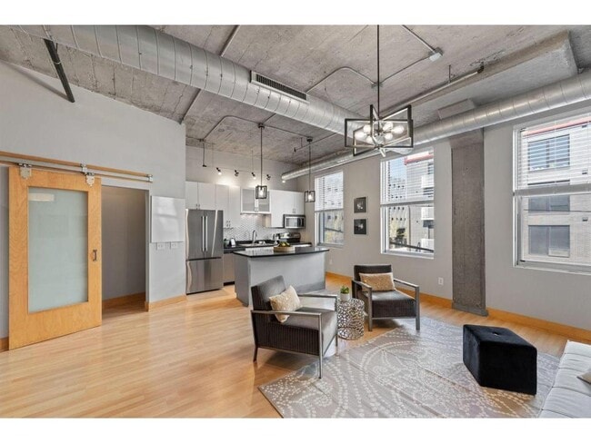 Building Photo - 918 N 3rd St