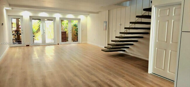 Foto del edificio - 2109 NE 122nd St