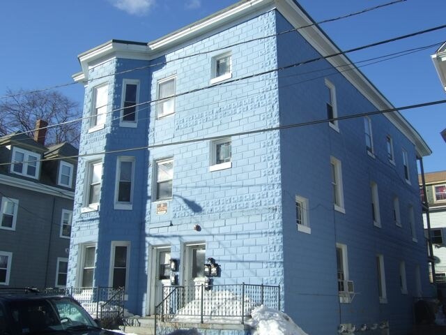 Primary Photo - 15-17 Leavitt St