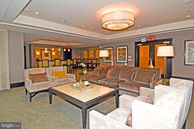 Foto del edificio - 7710 Woodmont Ave