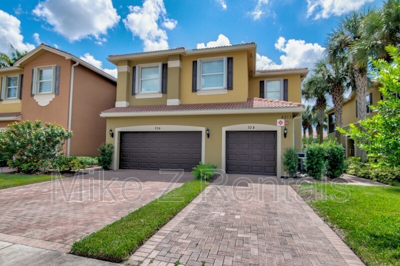 Foto principal - 6513 Monterey Point