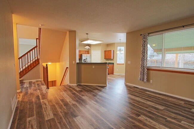 Foto del edificio - 1319 Iris Cir