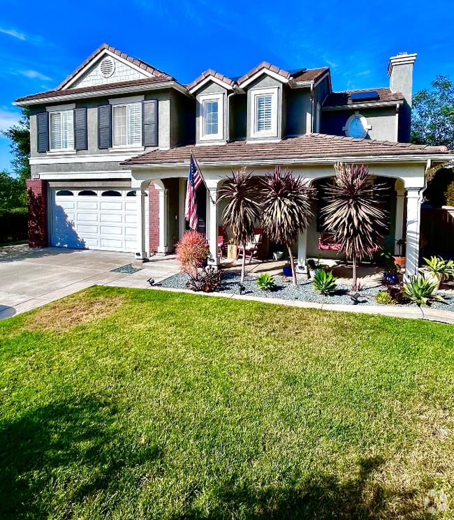 Building Photo - 7815 Highwood Ave