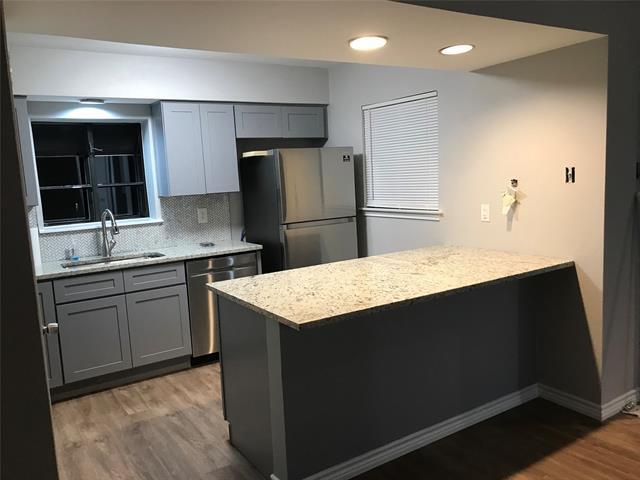 Building Photo - 15221 Berry Trail