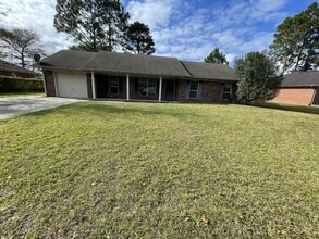 Building Photo - 2125 Walberg Dr