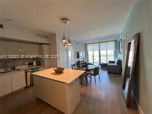 Building Photo - 2602 E Hallandale Beach Blvd