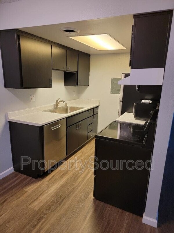 Building Photo - 325 Standiford Ave