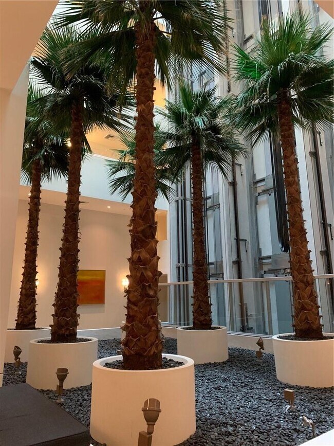 Building Photo - THE ATRIUM AT AVENTURA
