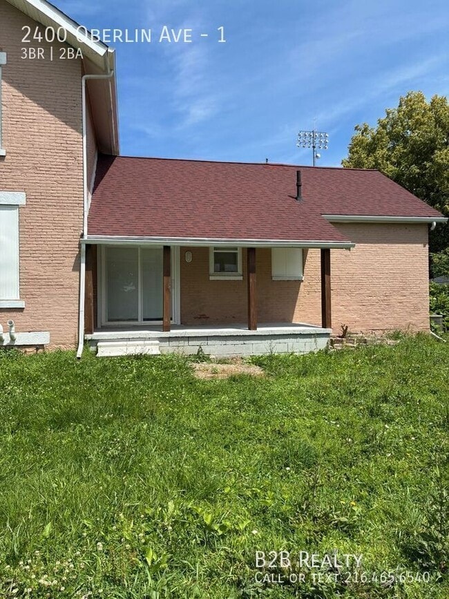 Building Photo - 2400 Oberlin Ave