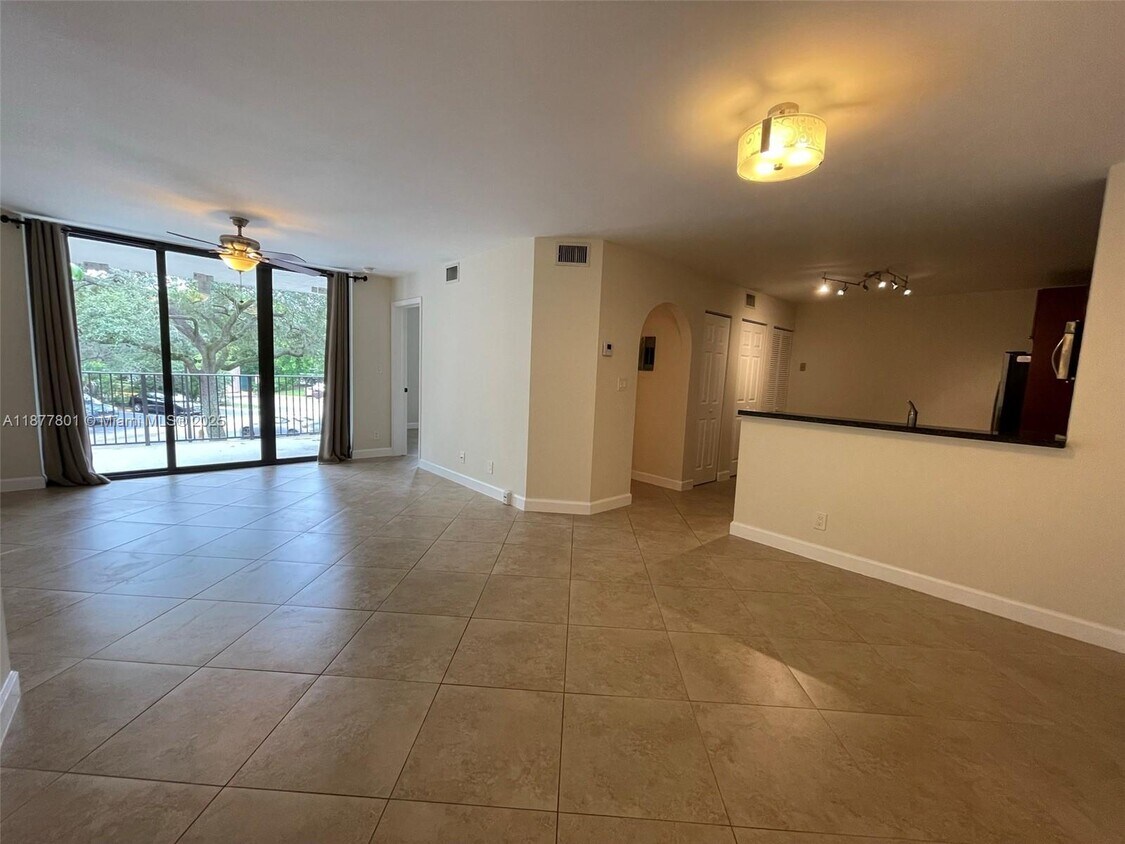 Foto principal - 10101 W Sunrise Blvd