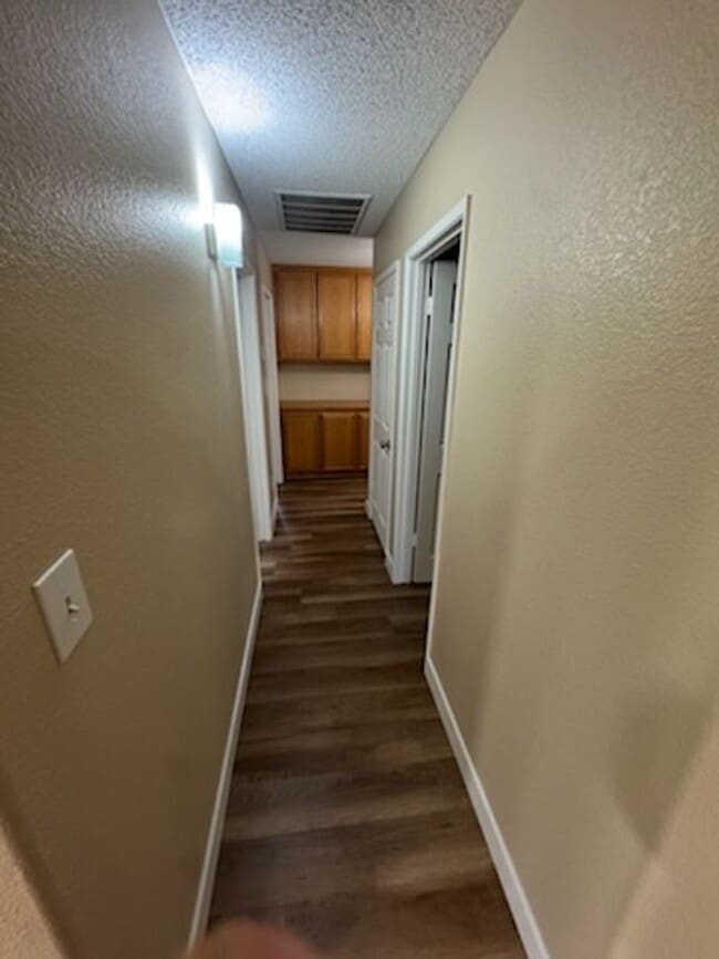 Building Photo - Charming 3-Bedroom Home in Northwest Bakersfield