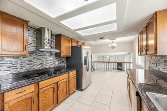 Building Photo - 21431 Park Bend Dr