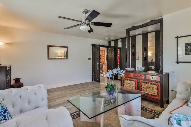 Foto del edificio - 24314 Kittridge St