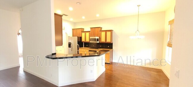 Building Photo - 169 Winding Oaks Ln