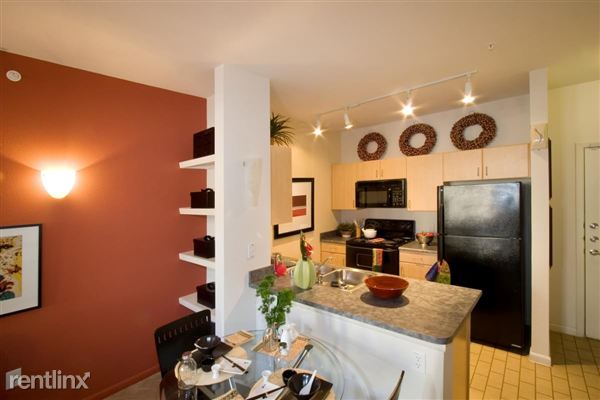 Building Photo - 7008 Bishop Rd