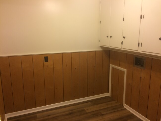 Laundry - 17 N 1st St