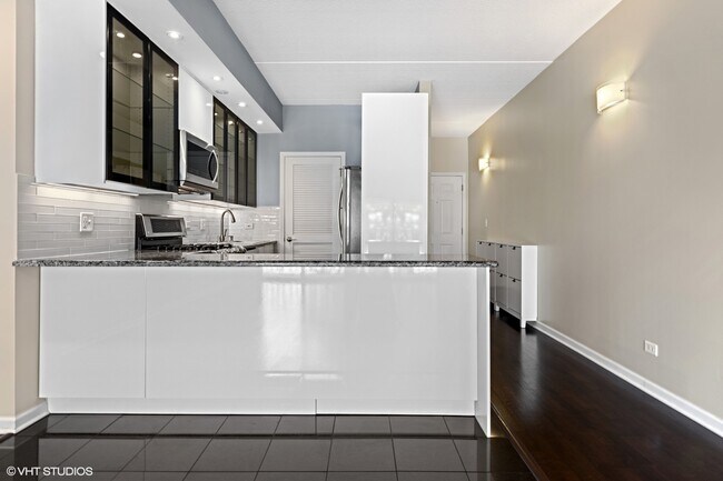 Foto del edificio - 4625 W Lawrence Ave