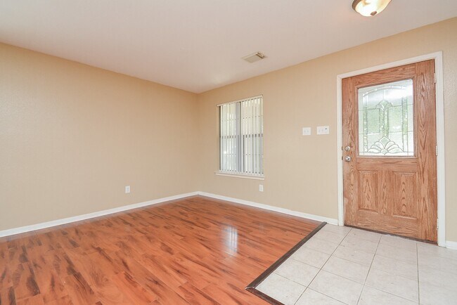Building Photo - 15426 Lynford Crest Dr