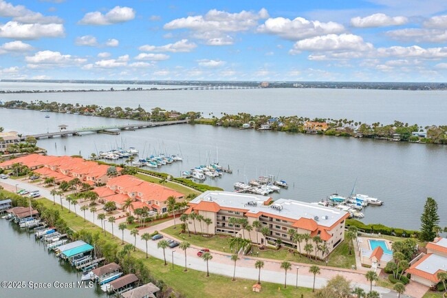 Building Photo - 18 Marina Isles Blvd