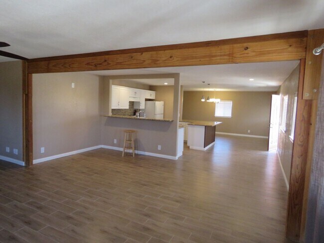 Foto del edificio - 4929 1st. Street East