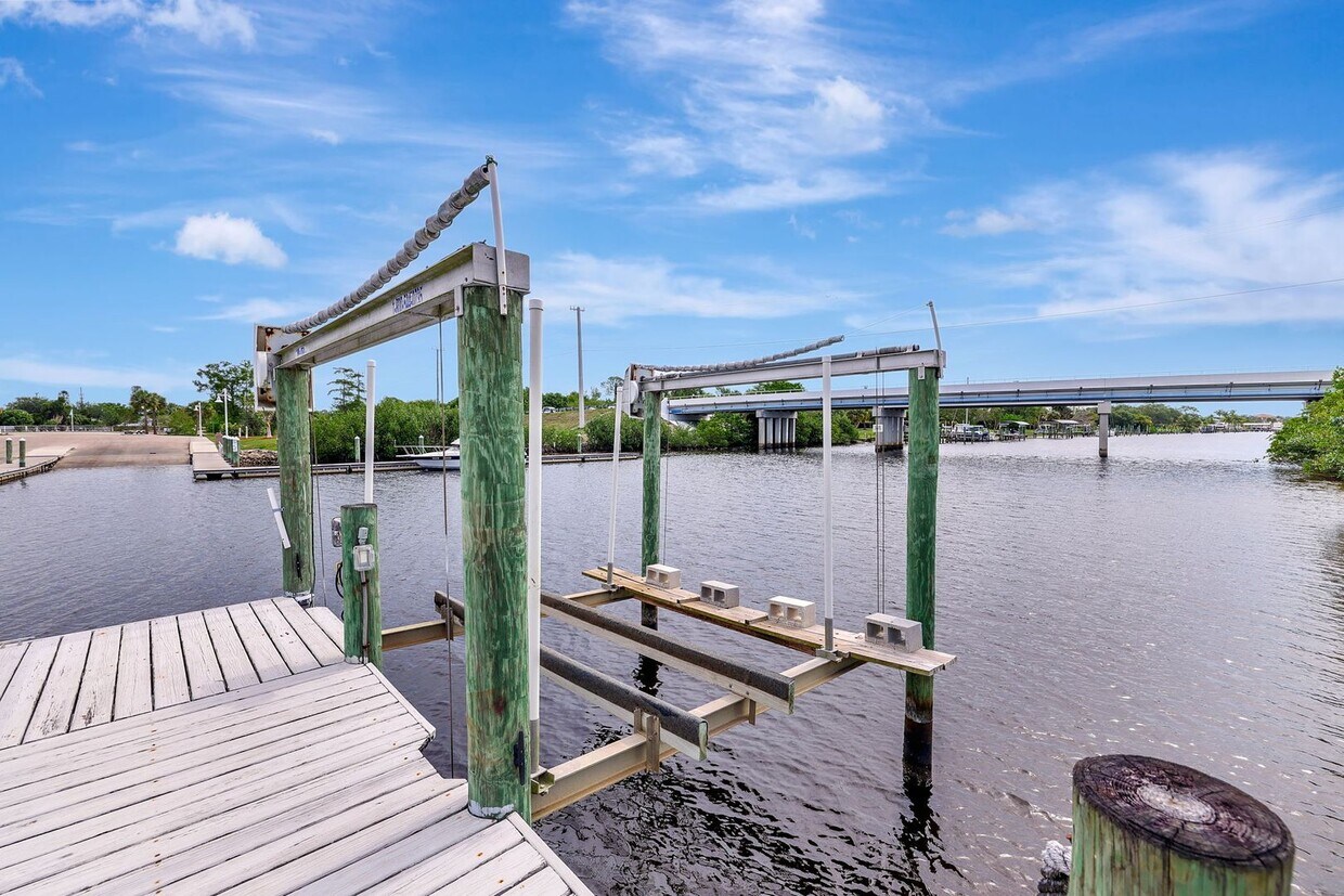 Foto principal - A BOATER'S PARADISE WITH THIS STUNNING 3 B...