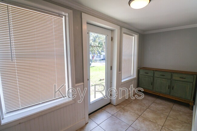 Foto del edificio - 206 Brown Rd