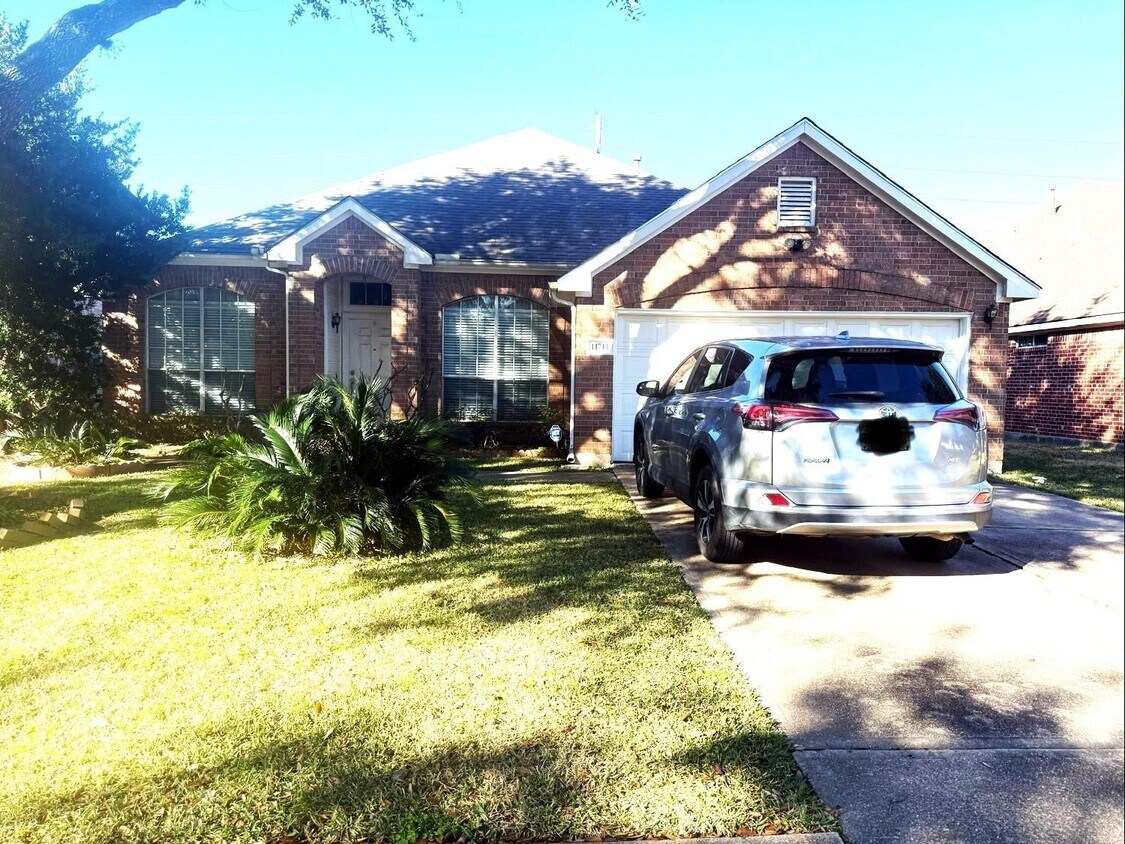 Foto principal - 11714 Peachwood Lake Dr