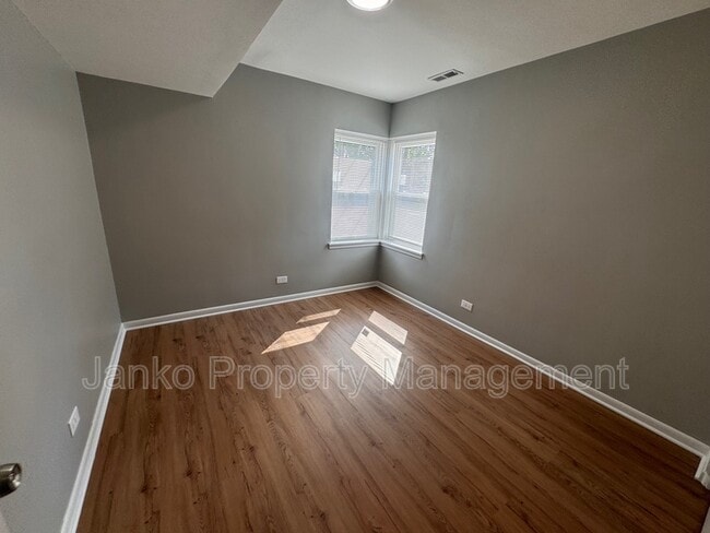 Foto del edificio - 2237 Vermont St