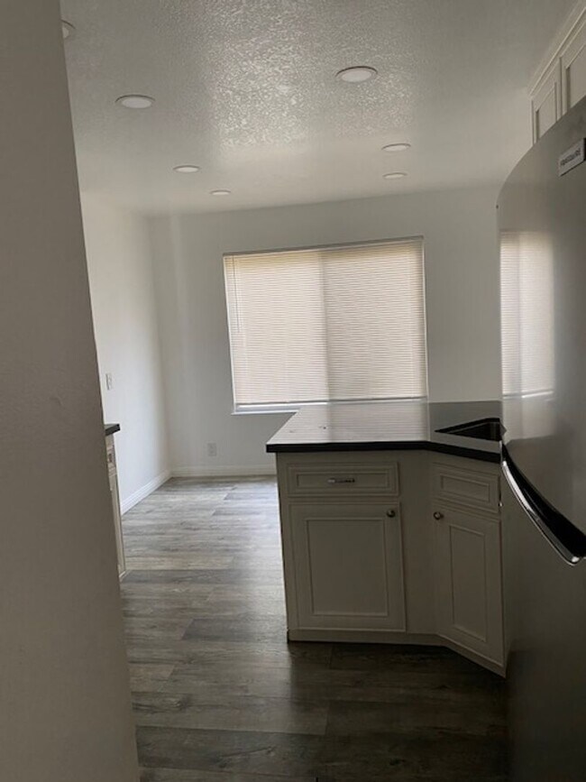 Foto del edificio - Recently remodeled spacious townhome with ...